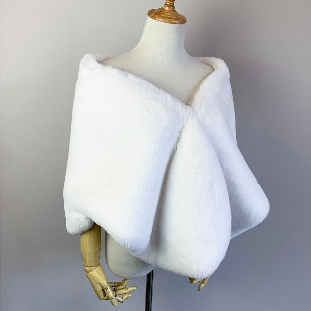 White faux fur bridal wrap